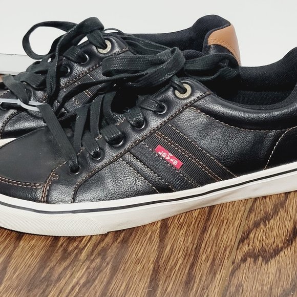 Levi Strauss Classic Black Sneaker Men Round Toe Vegan Faux Leather Lace Up 7.5 - Picture 2 of 9